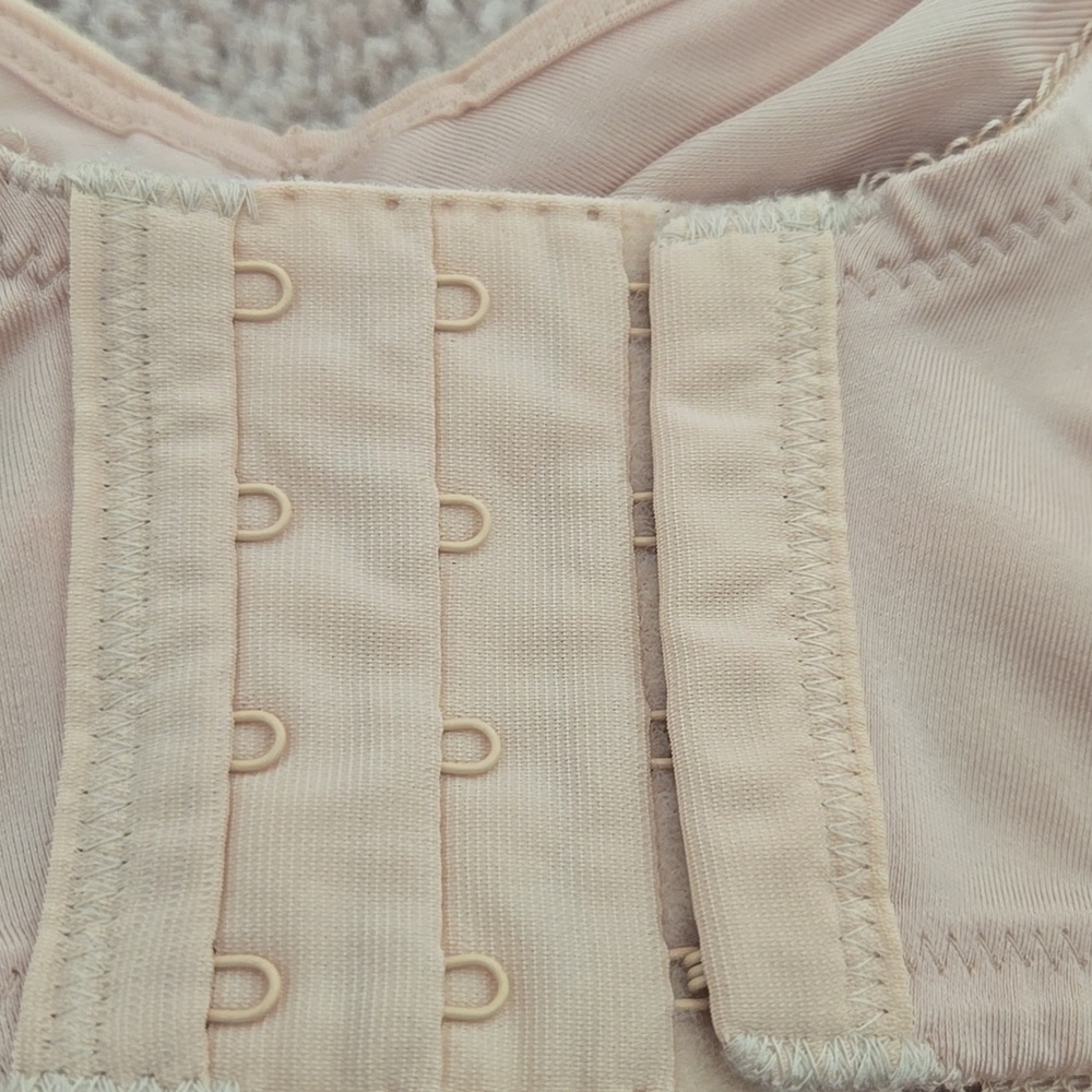 Good Condition Wacoal Bra, Nude Color, Size 38D - Picture 4 of 5
